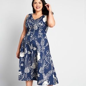 NWT Emily and Fin Full of Character Midi Dress
